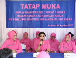 Beberapa Penekanan Ketua Bhayangkari Cabang Landak Pada Kunker di Ranting Air Besar