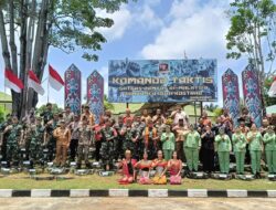 Kunjungi Satgas Yonarmed 10/Bradjamusti, Pangdam XII/Tpr Minta Prajurit Bantu Masyarakat Perbatasan