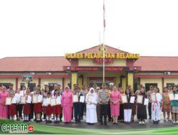 12 Anak Dari Personil Polres Pelabuhan Belawan Yang Berprestasi Dapat Penghargaan oleh Kapolres Pelabuhan Belawan dan Ibu Ketua Bhayakari