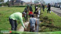 Camat Sitinjau Laut, Apresiasi Bakti Sosial Kodim 0417 /Kerinci Hari Yang ke Dua Melaksanakan Pembersihan salokan Irigasi di Kecamatan Sitinjau Laut.