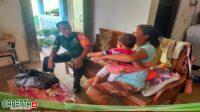 Wujud Kepedulian, Babinsa Koramil Sananwetan Berikan Bantuan Sosial Kepada Warga Yang Mempunyai Anak Stunting