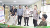 Kapolresta Barelang Meninjau Kesiapan Petugas Pelayanan SKCK di Gedung Pelayanan Publik Parama Satwika Polresta Barelang Adanya Persyaratan Pengurusan SKCK Harus Terdaftar di BPJS Kesehatan Saat Uji Coba