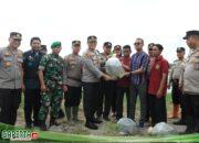 Polres Pelabuhan Belawan Gelar Bakti Sosial, Ketahanan Pangan, Pemberian Beasiswa, dan Penanaman Mangrove dalam Rangka Hari Bhayangkara ke-78