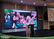 Li Claudia Chandra: Lu Jual, Gw Borong Segerobak-Gerobaknya