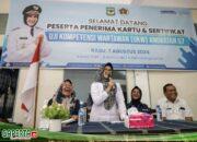 Serahkan Kartu dan Sertifikat UKW, dr Susanti Tegaskan Jurnalis Sahabat Pemko Pematangsiantar