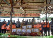 Polsek Bintan Timur Polres Bintan Kembali Berikan Alat Keselamatan Berlayar dan Himbau Warga Saat Cuaca Extrim.