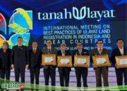 Wako Ahmadi Terima Penghargaan Tanah Ulayat Hukum Adat Provinsi Jambi