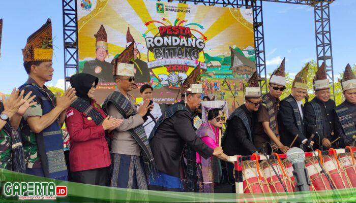 Ribuan masyarakat menghadiri Pesta Rondang Bittang ke-34 Tahun 2024 di Halaman Kantor Bupati Simalungun