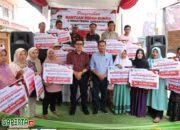 Wali Kota Ahmadi Serahkan Bantuan Bedah Rumah dan Jamban Sehat