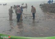 Polres Pelabuhan Belawan Bersama TNI dan HNSI Gelar Aksi Bersih-Bersih di Pantai Olo Belawan