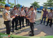 Pahami Netralitas, Polres Dumai Bagi Buku Saku Bagi Personil
