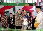 Serahkan 1.571 Sertipikat Elektronik di Kabupaten Batang, Wamen Ossy: Bentuk Komitmen Tingkatkan Layanan Pertanahan