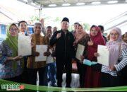 Serahkan Sertipikat Elektronik ke Rumah Warga Manggar Kota Balikpapan, Menteri Nusron Pastikan Tidak Ada Hambatan pada PTSL