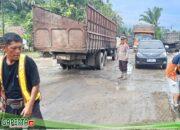 Air Meluap: Banjir Lumpuhkan Jalinsum Labuhanbatu-Labura,Ratusan Kendaraan Terjebak Macet