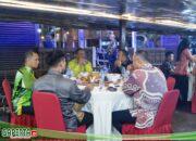 Jalin Silahturahmi dan Kerjasama Agar Tetap Terjaga, Brigjen TNI Pornomosidi Selaku DANKOLAKOPS REM 121/ABW Saat Jamuan Bersama PANGLIMA BRIGED 3 INFANTERI Malaysia