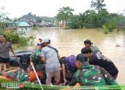 Satgas Pamtas RI-Malaysia Yonkav 12/BC Evakuasi Korban Banjir dan Longsor Di Wilayah Perbatasan.