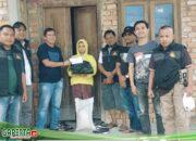 LSM Semut Merah Salurkan Bantuan Sosial di Desa Pulau Pandan