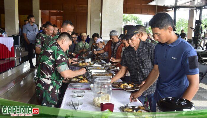 Gubernur Akademi Militer  Gelar Makan Siang Bersama Tenaga Honorer