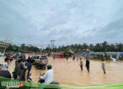 Hadir Ditengah Masyarakat, Bhabinkamtibmas Kenali Asam Bawah Gerak Cepat Pantau Lokasi Terdampak Banjir Akibat Curah Hujan