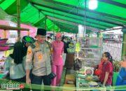 Kapolres Landak Jalin Kedekatan dengan Warga, Berbelanja di Pasar Juadah