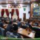 Sampaikan Penjelasan Wali Kota Dumai Terhadap Ranperda APBD Perubahan Kota Dumai TA 2025, Sekda Serahkan Dokumen Beserta Lampiran Kepada Pimpinan Rapat Paripurna