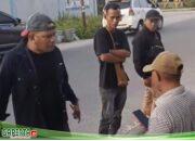 Jack Tamon Asal NTT Ditahan Dipinggir Jalan Raya oleh Tiga Preman di Pelabuhan Kumai