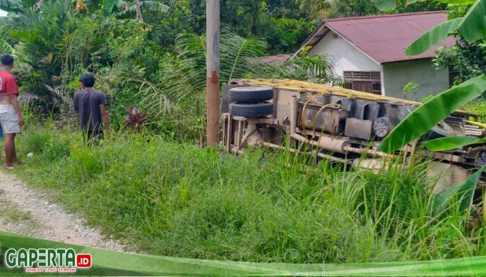 Laka Lantas Tunggal: Supir Ngantuk Berat, Mobil Oleng!!