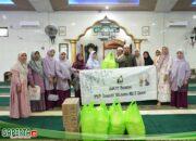 Gelar Jumat Berkah, Istri-istri Pekerja Kilang Pertamina Dumai Berbagi 200 Boks Nasi ke Masyarakat Sekitar