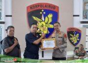 FRIC Jambi Berikan Penghargaan Kepada Dirpolairud Polda Jambi Kombes Pol Agus Tri Waluyo.
