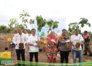 PLN UID Riau dan Kepri Wujudkan Lingkungan Hijau Lewat Penanaman Bibit Pohon Produktif