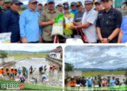 Bupati Monadi Serahkan Alsintan dan Bibit Padi Kepada Kelompok Tani