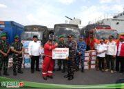 Pertamina Peduli: Kilang Pertamina Dumai Salurkan Bantuan untuk Korban Banjir Sumatera Gunakan Kapal Perang TNI