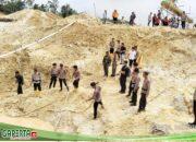 Polri Gerak Cepat Evakuasi Kecelakaan Kerja Masyarakat Yang Tertimbun Longsor