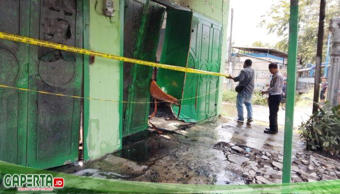 Polres Pelabuhan Belawan dan Polsek Medan Labuhan Amankan Lokasi Kebakaran Dua Ruko di Rengas Pulau