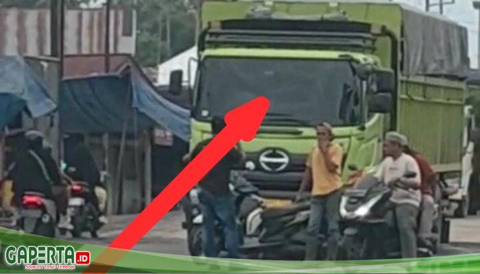 Angkutan Batu Bara Jambi–Cilegon Masih Nekat Lewat Jalan Umum, Ormas Hentikan Tronton di Sebapo