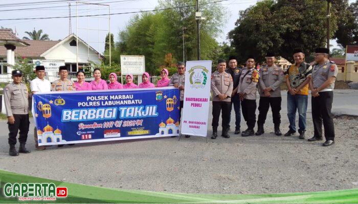 Polsek Marbau Berbagi Takjil Ramadhan, Wujud Kepedulian Polri kepada Masyarakat