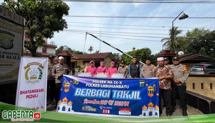Polsek NA X-IX Berbagi Takjil di Bulan Suci Ramadhan, Pererat Silaturahmi dan Jaga Kamtibmas