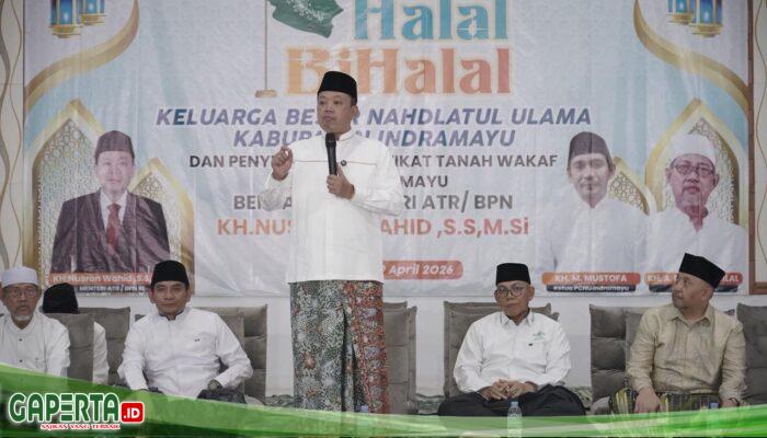 Hadiri Halalbihalal dan Penyerahan Sertipikat Tanah Wakaf PCNU Indramayu, Menteri Nusron Minta NU Berikan Kebermanfaatan bagi Masyarakat