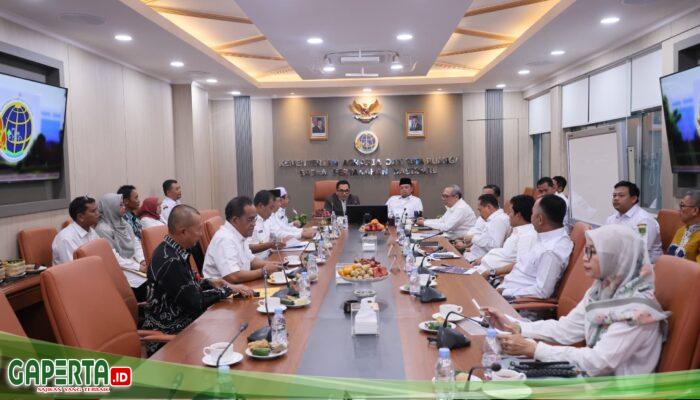 Rakor Bersama para Kepala Daerah di Kalsel, Menteri Nusron: Penentuan Lokasi LP2B Menjadi Kewenangan Daerah