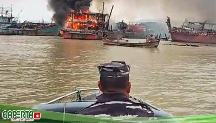 Danposal Medan Labuhan Kodaeral I Bantu Pemadaman 4 Kapal Ikan Terbakar Di Perikanan Gabion Belawan