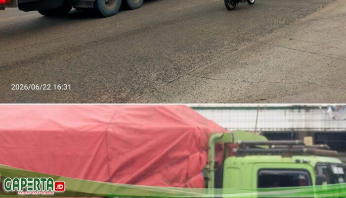 Over Tonase, 4 Truk Batu Bara Melintas Bebas di Simpang BBC Batang Hari Di Sore Hari