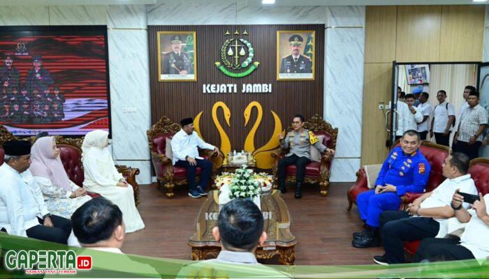 Kapolda Jambi Hadir Langsung ke Kejati, Sampaikan Ucapan Selamat Hari Lahir Kejaksaan RI