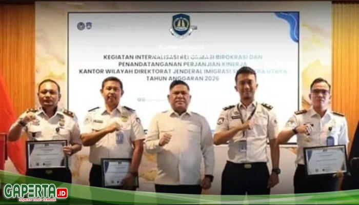 TIKIM Imigrasi Kelas II TPI Belawan Terima Penghargaan Peserta Terbaik Acara (RKTRB)