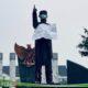 Patung Sultan Thaha di Jambi Dipasangi Masker dan Pesan Darurat
