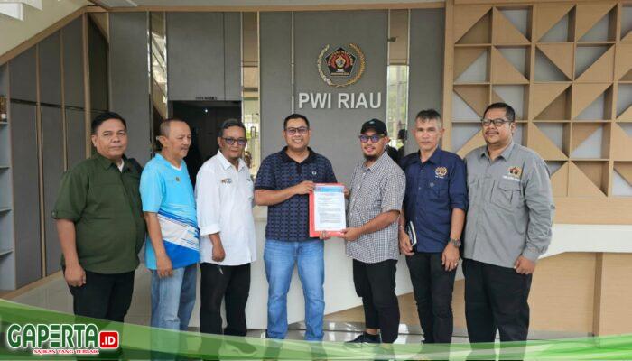 Panitia Konferkot Serahkan Berkas Bacalon Ketua PWI Dumai ke Provinsi